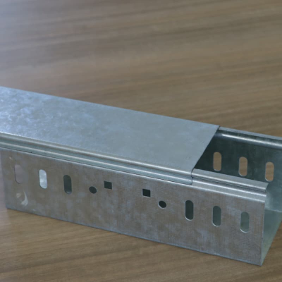 صواني الكابلات ذاتية القفل بالجملة