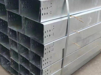 صينية الكابل في الهواء الطلق