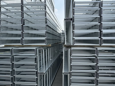 حامل صينية الكابلات ذو الطبقة المزدوجة