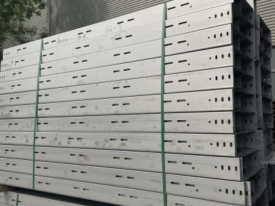 جسر صينية مثقب