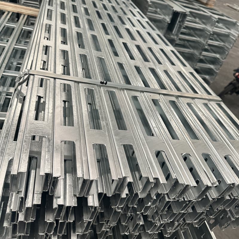 علبة الكابلات الأرضية