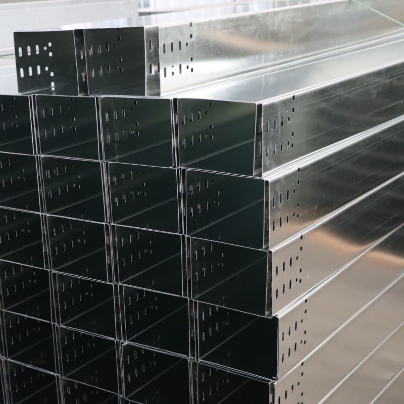 صينية الكابلات وسلّم الكابلات